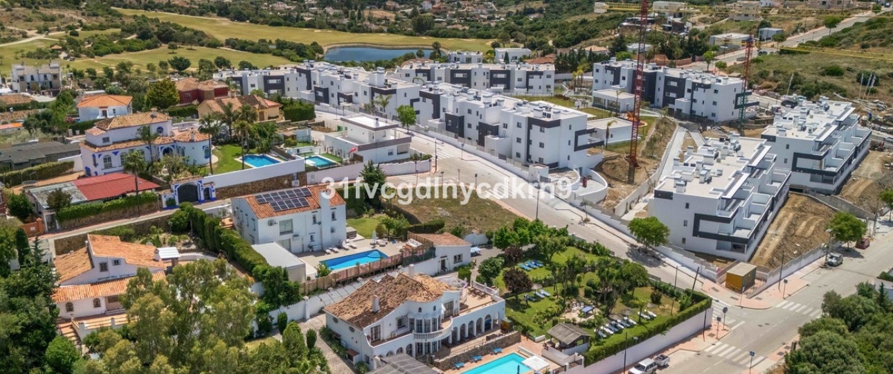 Resale - Villa - Estepona - Estepona Centro