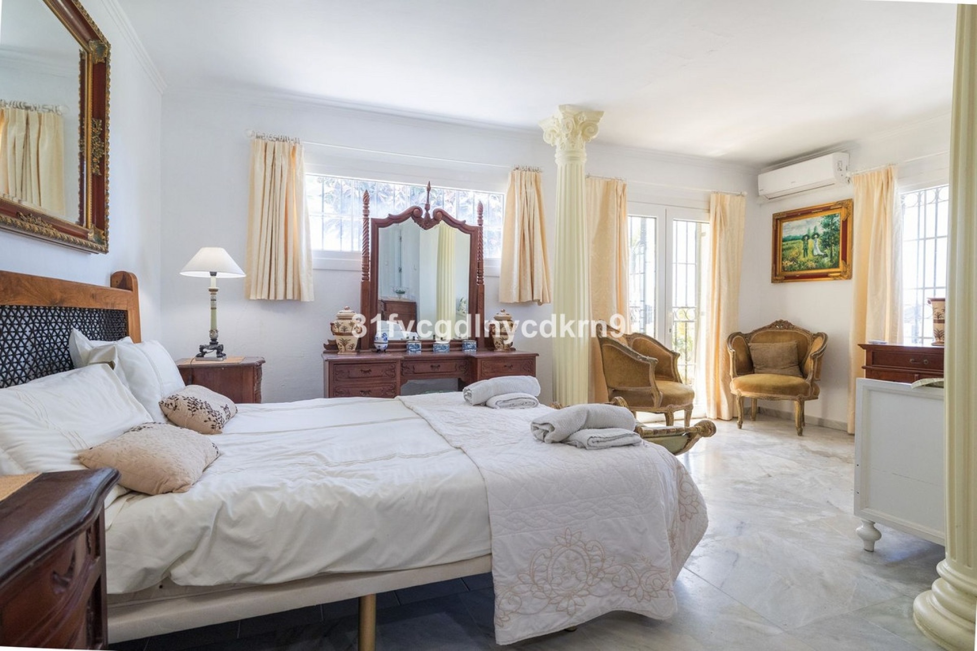 Resale - Villa - Estepona - Estepona Centro