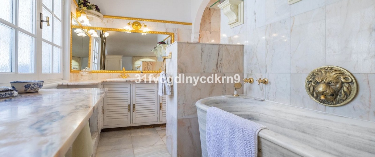 Resale - Villa - Estepona - Estepona Centro