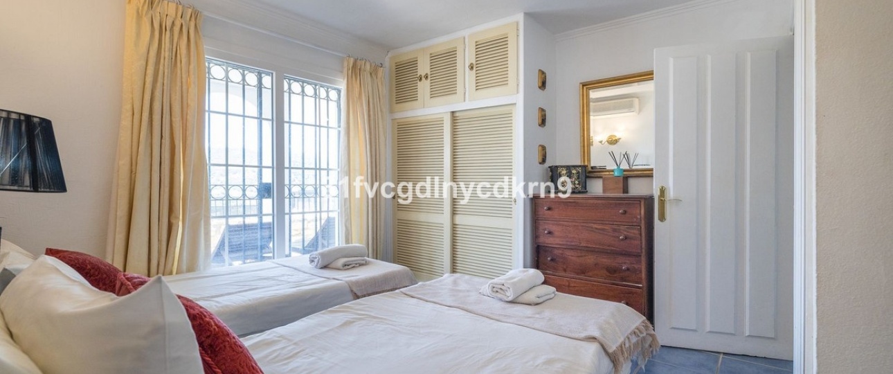 Resale - Villa - Estepona - Estepona Centro