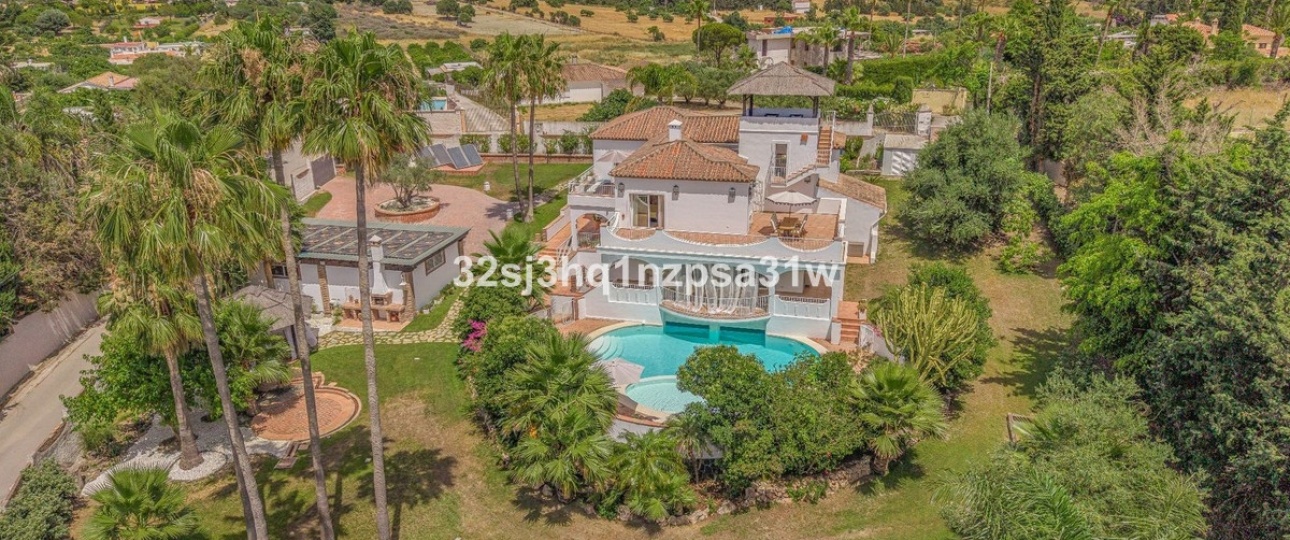 Resale - Villa - Estepona - Estepona Centro