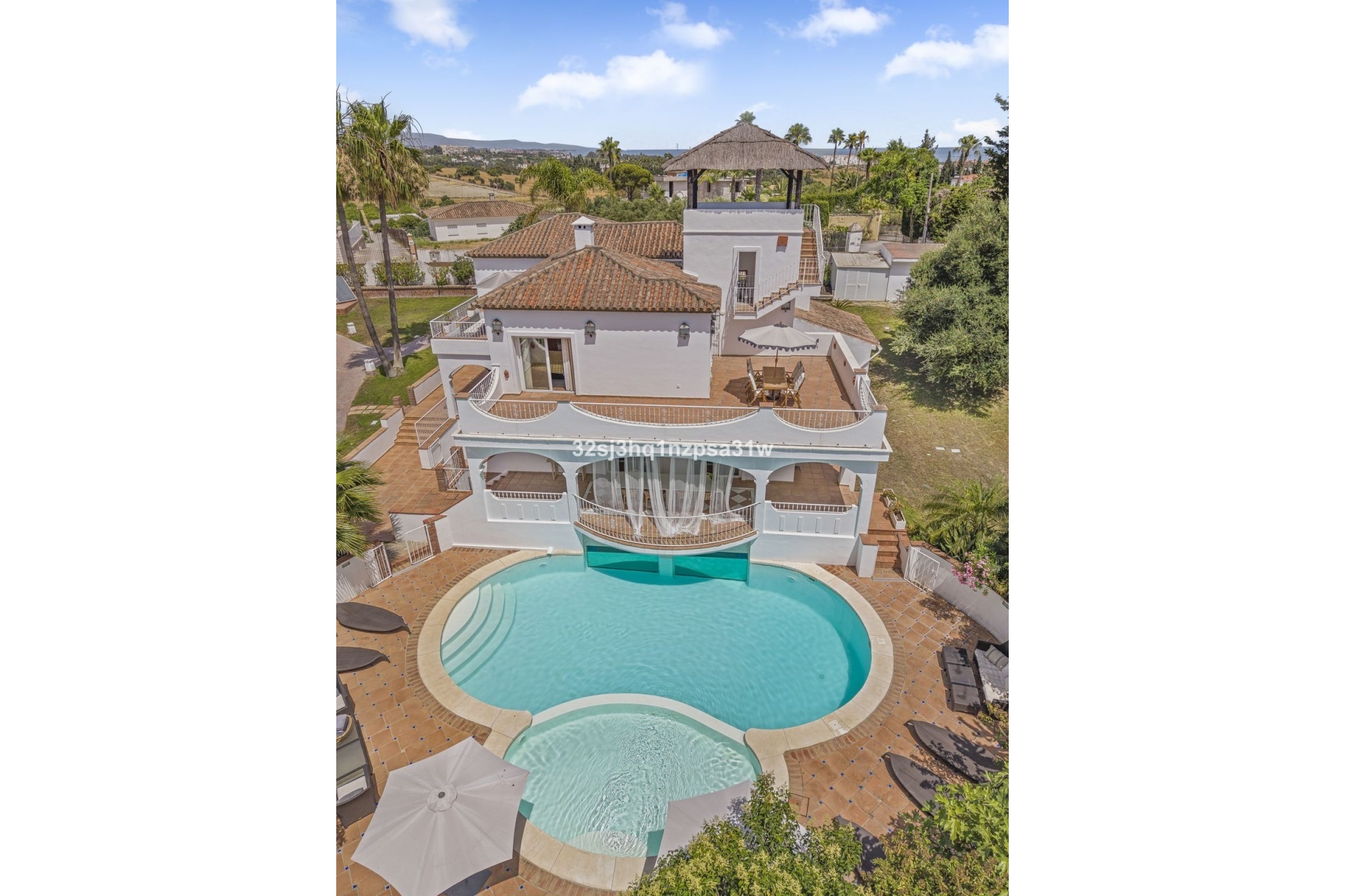 Resale - Villa - Estepona - Estepona Centro