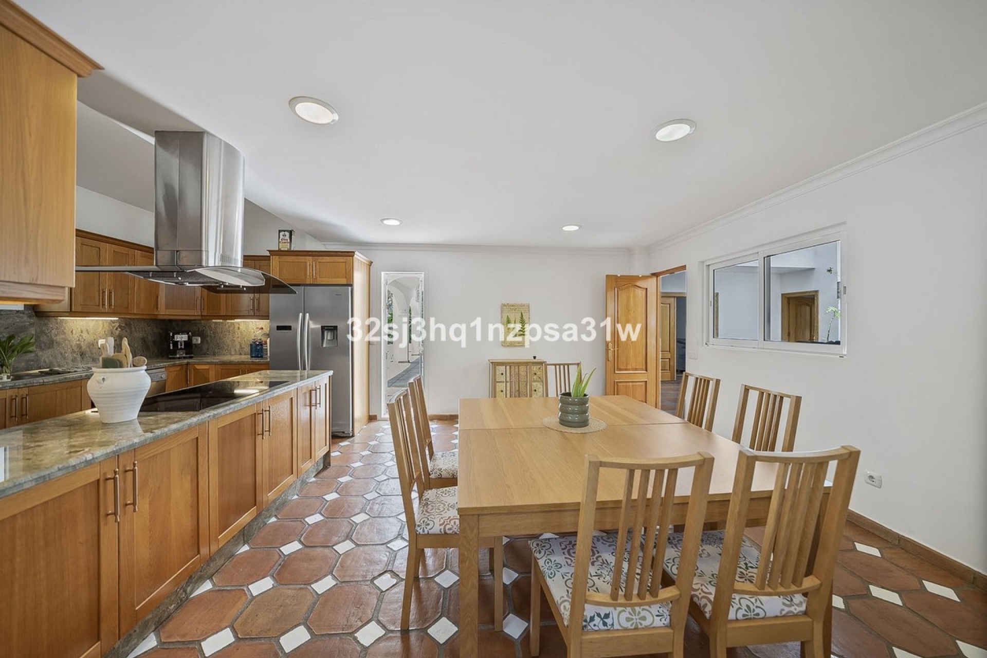 Resale - Villa - Estepona - Estepona Centro