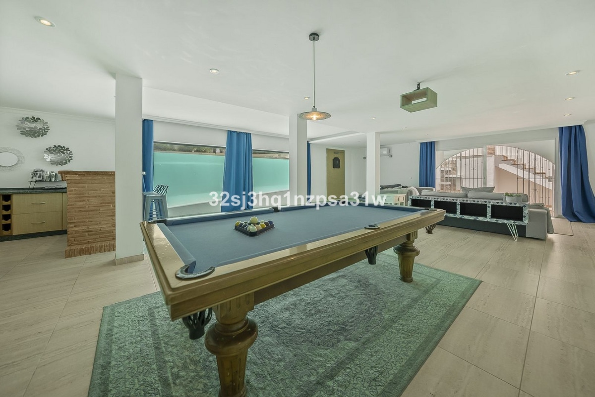 Resale - Villa - Estepona - Estepona Centro