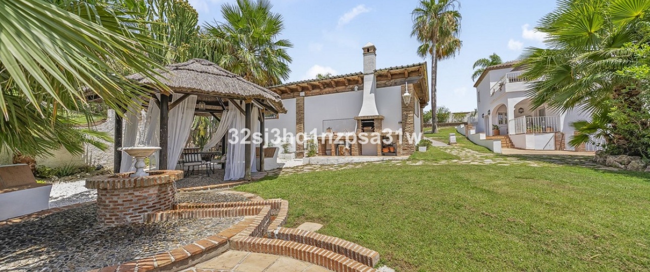 Resale - Villa - Estepona - Estepona Centro