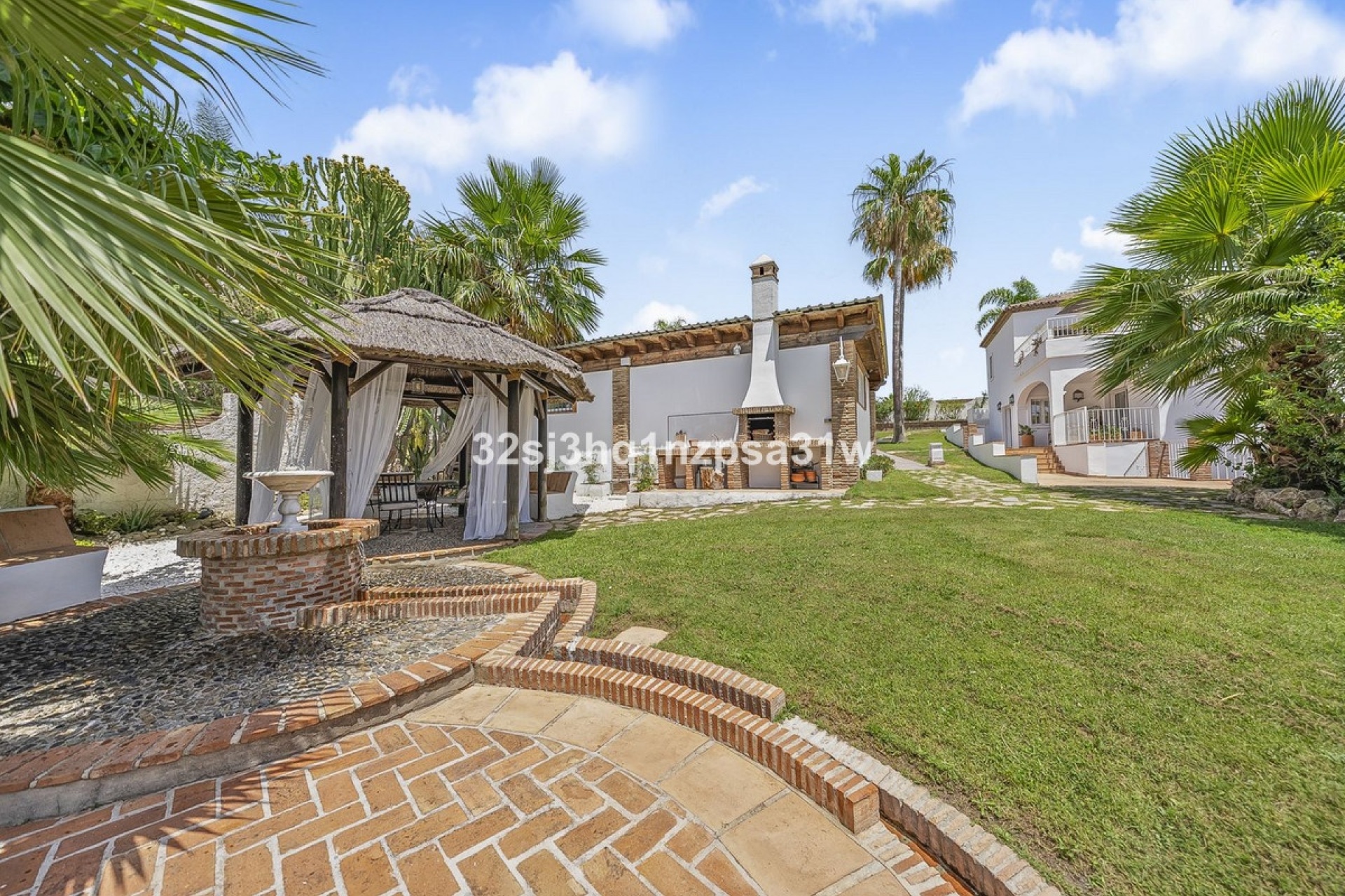 Resale - Villa - Estepona - Estepona Centro