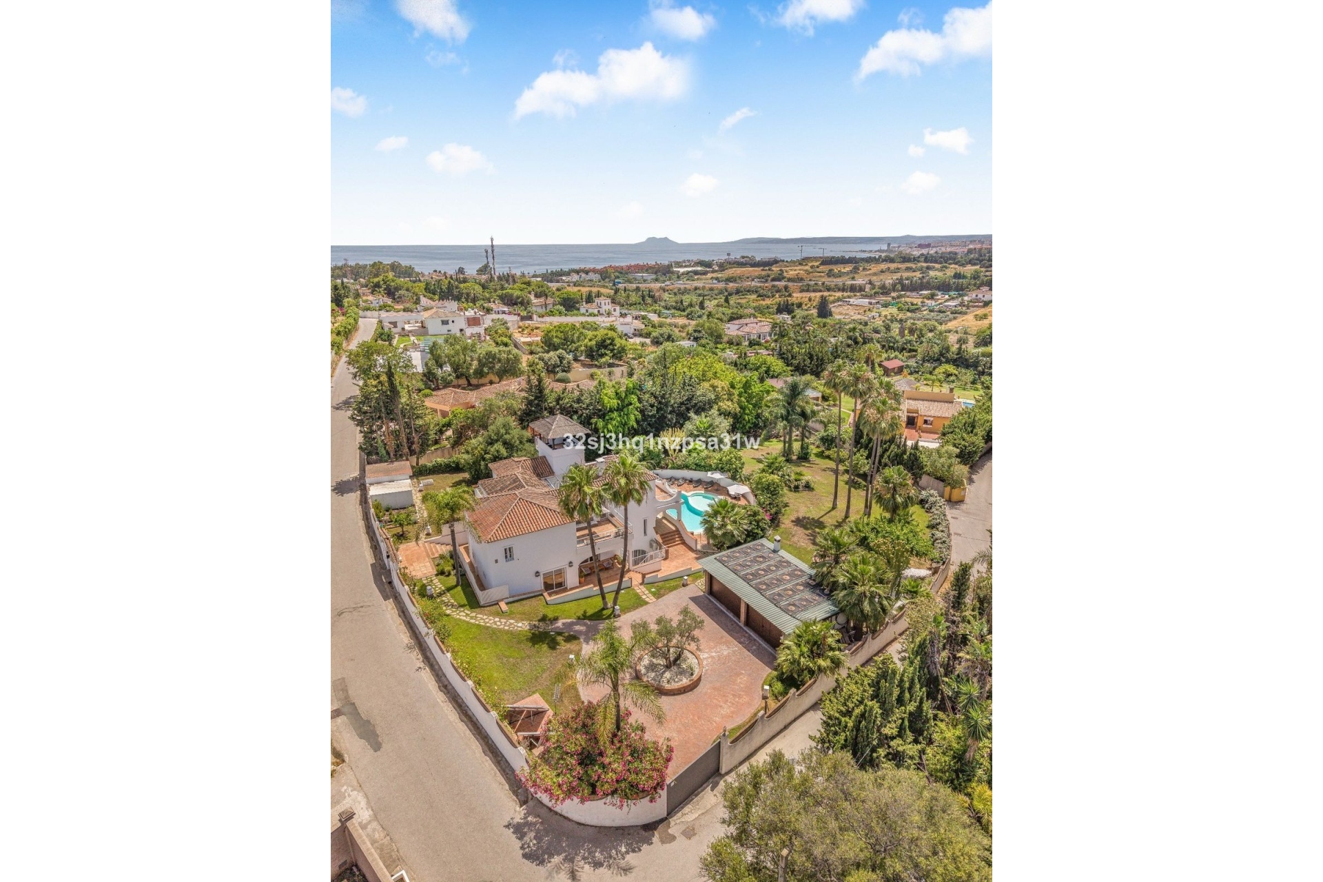 Resale - Villa - Estepona - Estepona Centro