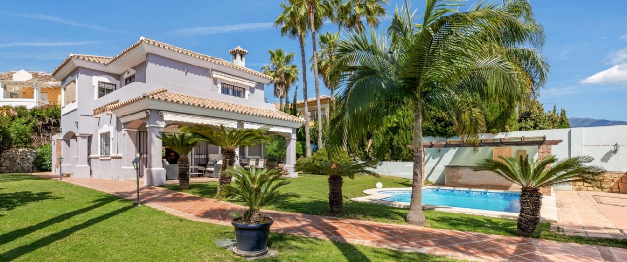 Resale - Villa - Estepona - Estepona Centro
