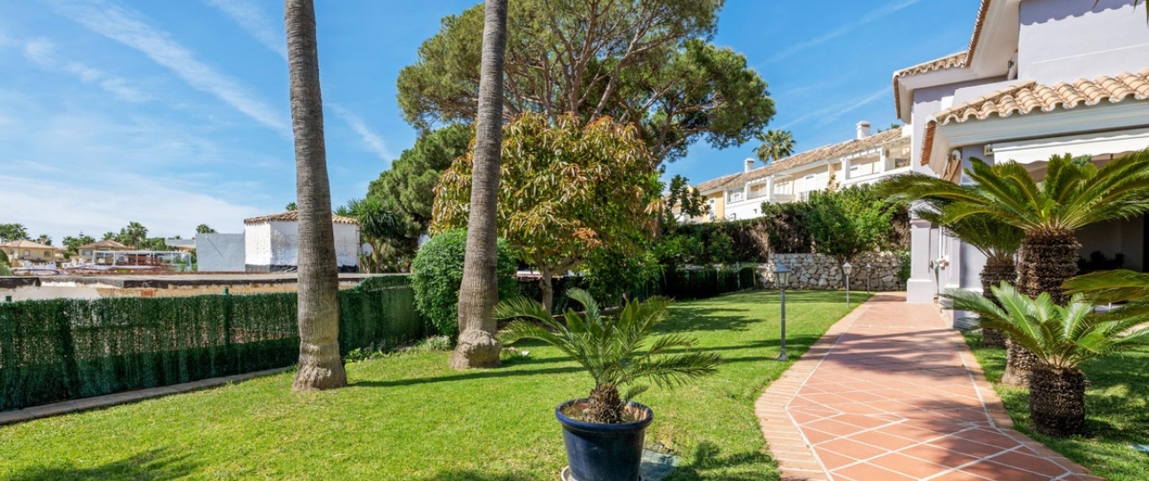 Resale - Villa - Estepona - Estepona Centro