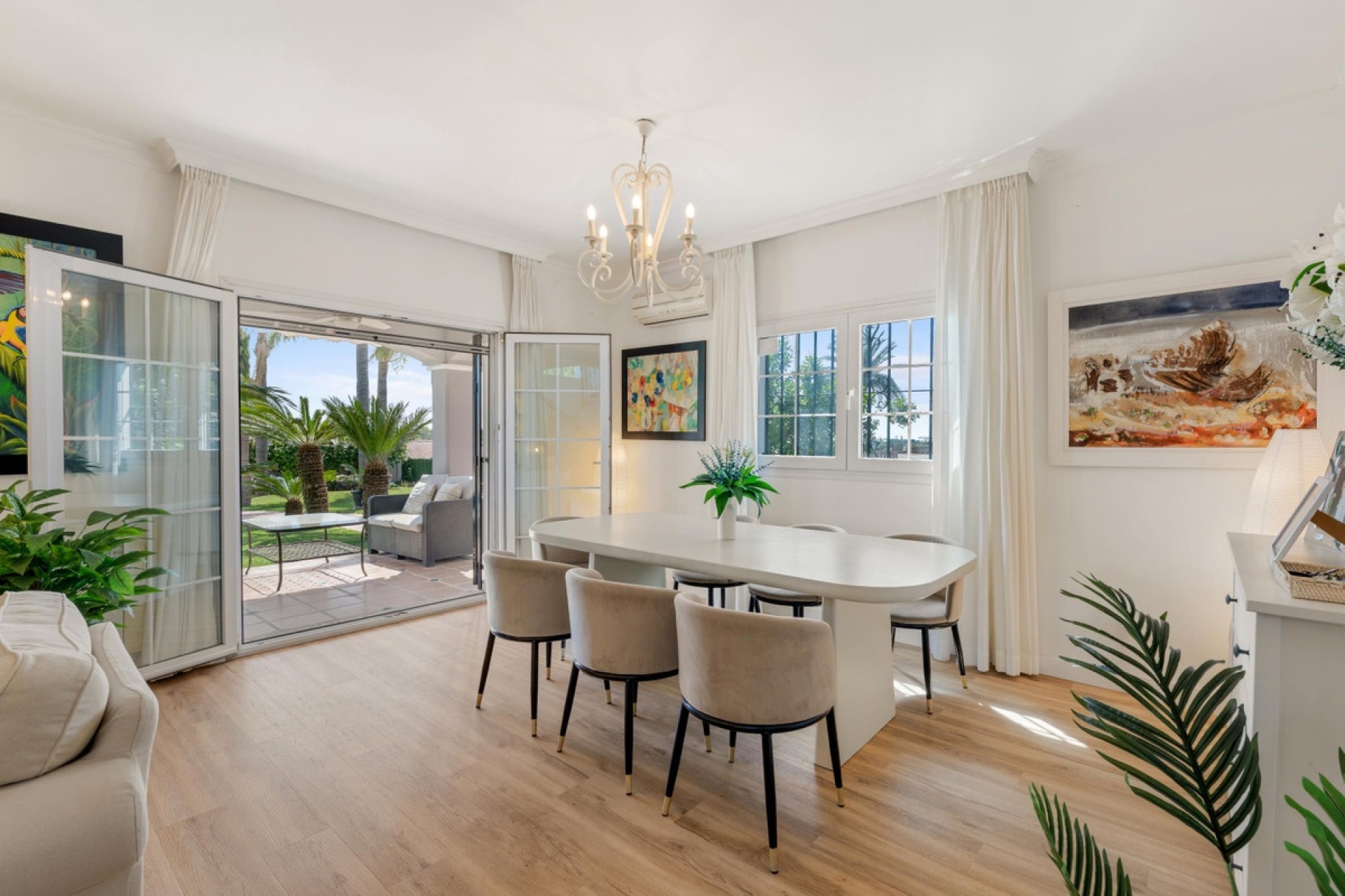 Resale - Villa - Estepona - Estepona Centro