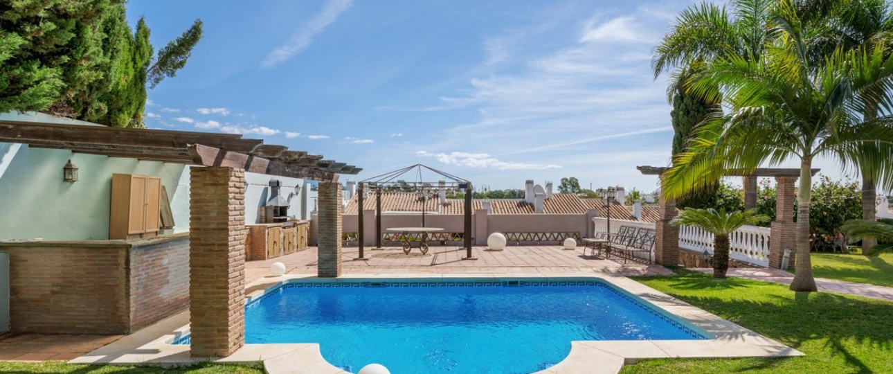 Resale - Villa - Estepona - Estepona Centro