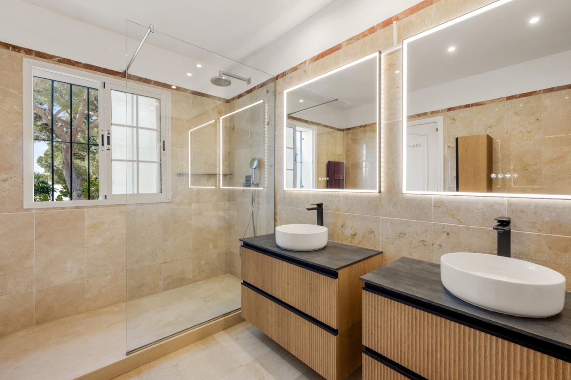 Resale - Villa - Estepona - Estepona Centro