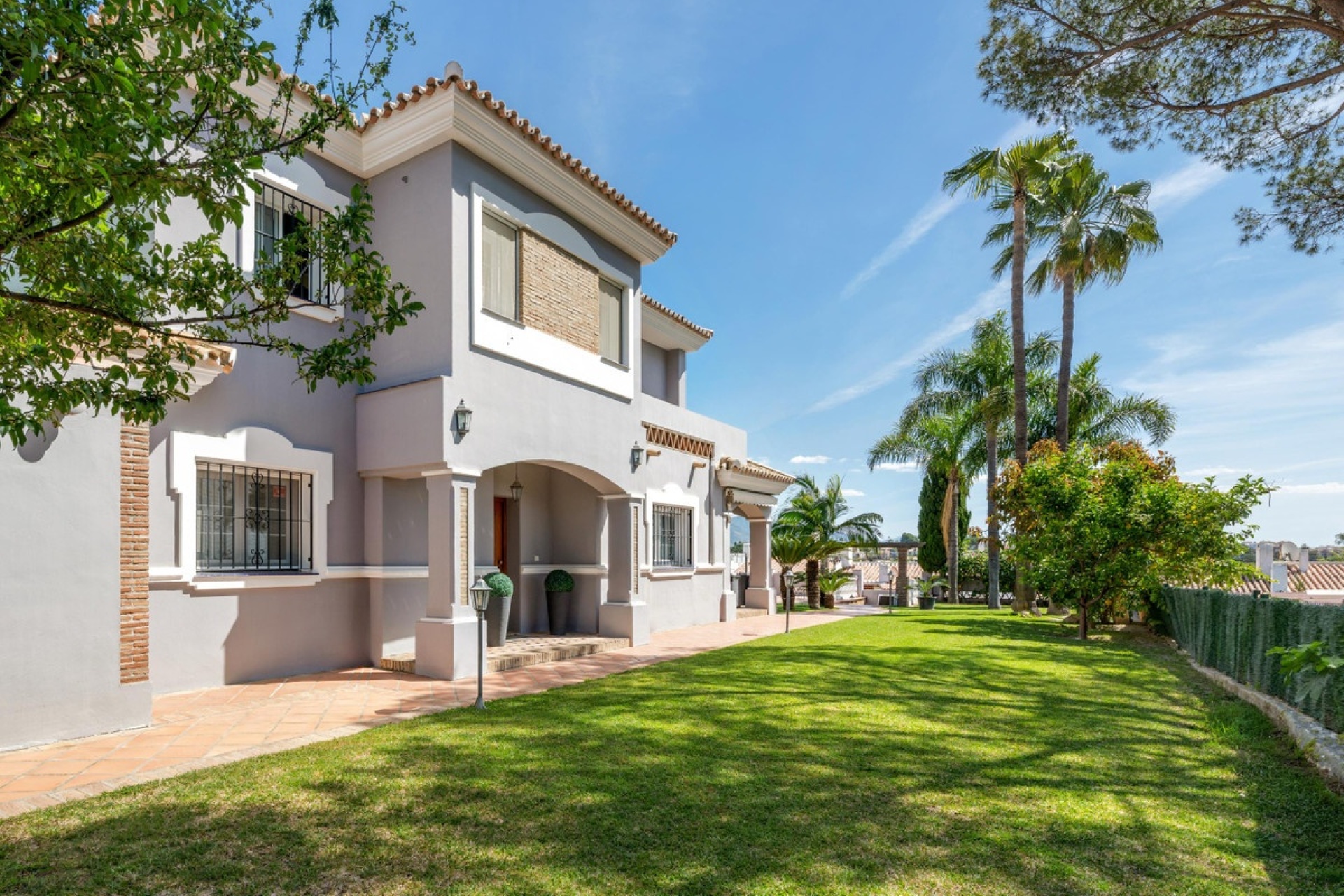 Resale - Villa - Estepona - Estepona Centro