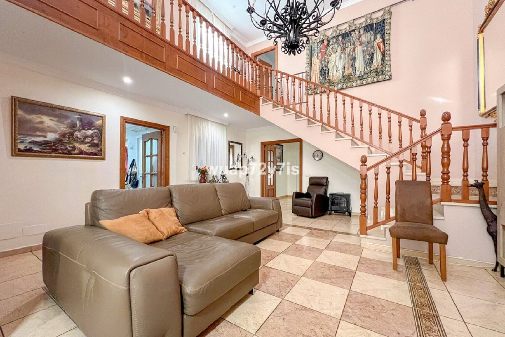 Resale - Villa - Estepona - Estepona Centro