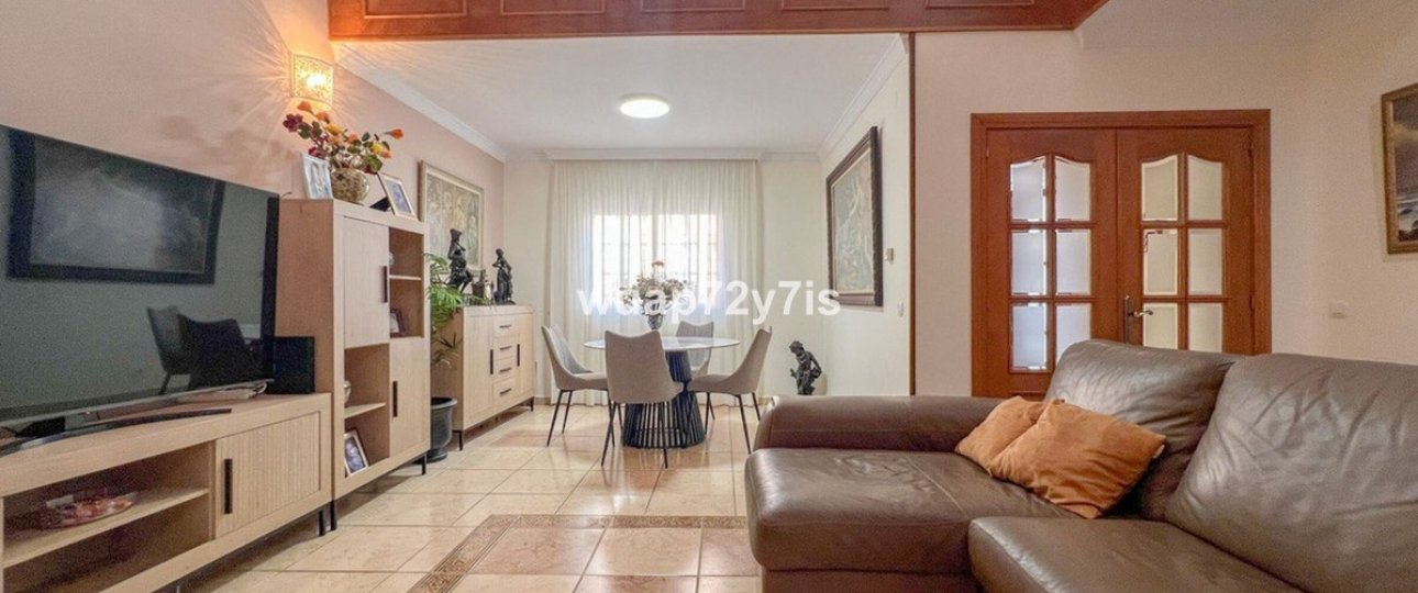 Resale - Villa - Estepona - Estepona Centro