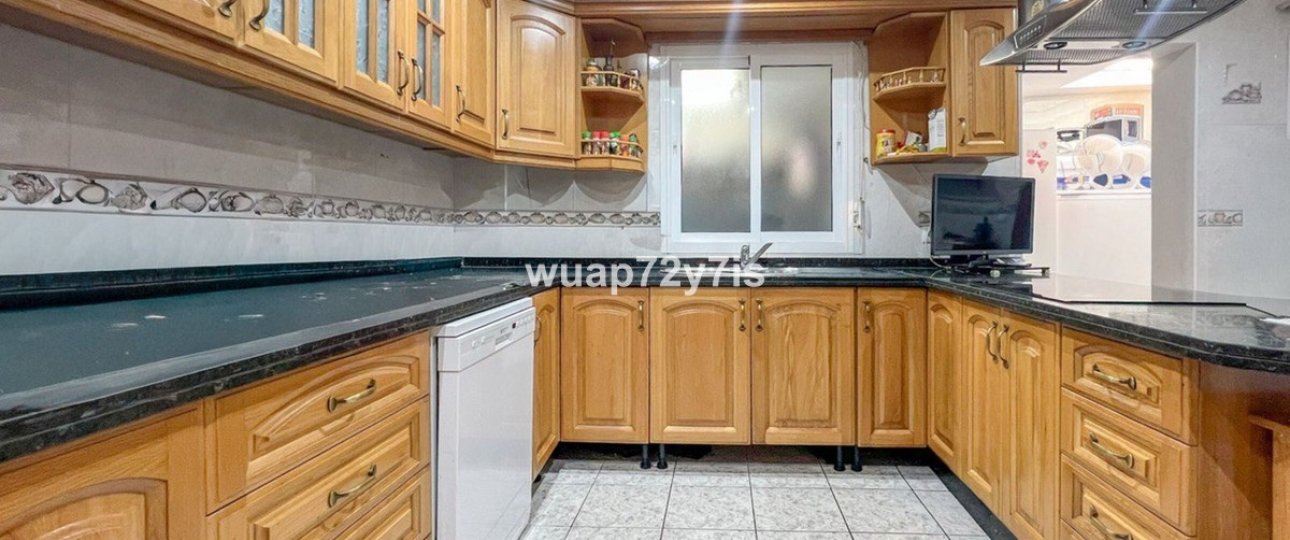 Resale - Villa - Estepona - Estepona Centro