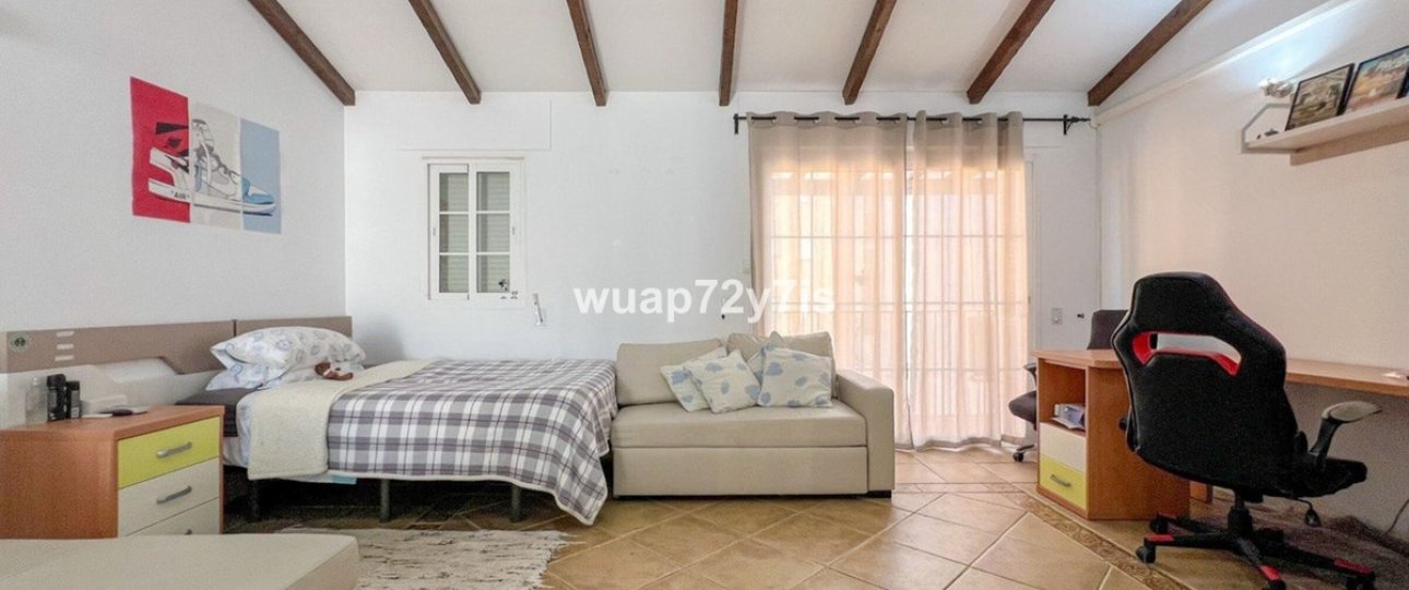 Resale - Villa - Estepona - Estepona Centro