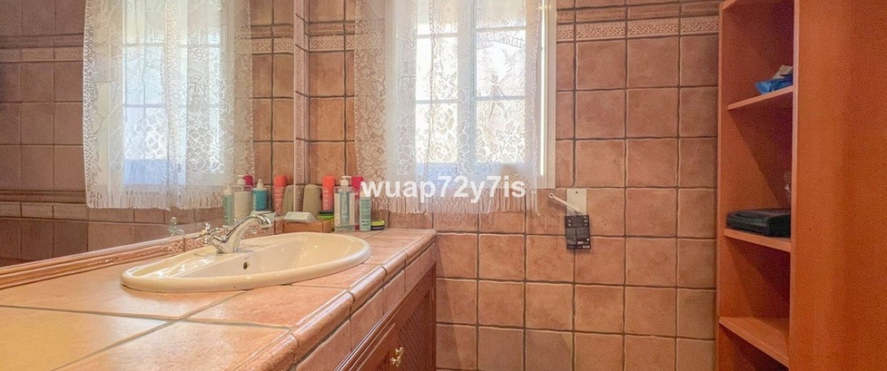 Resale - Villa - Estepona - Estepona Centro