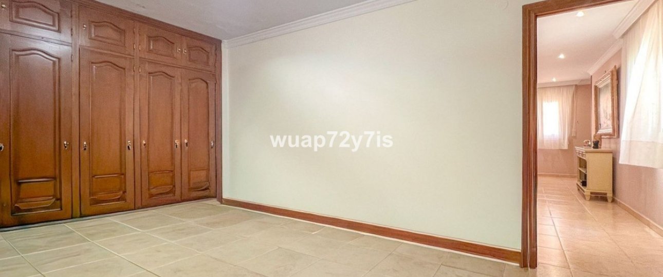 Resale - Villa - Estepona - Estepona Centro