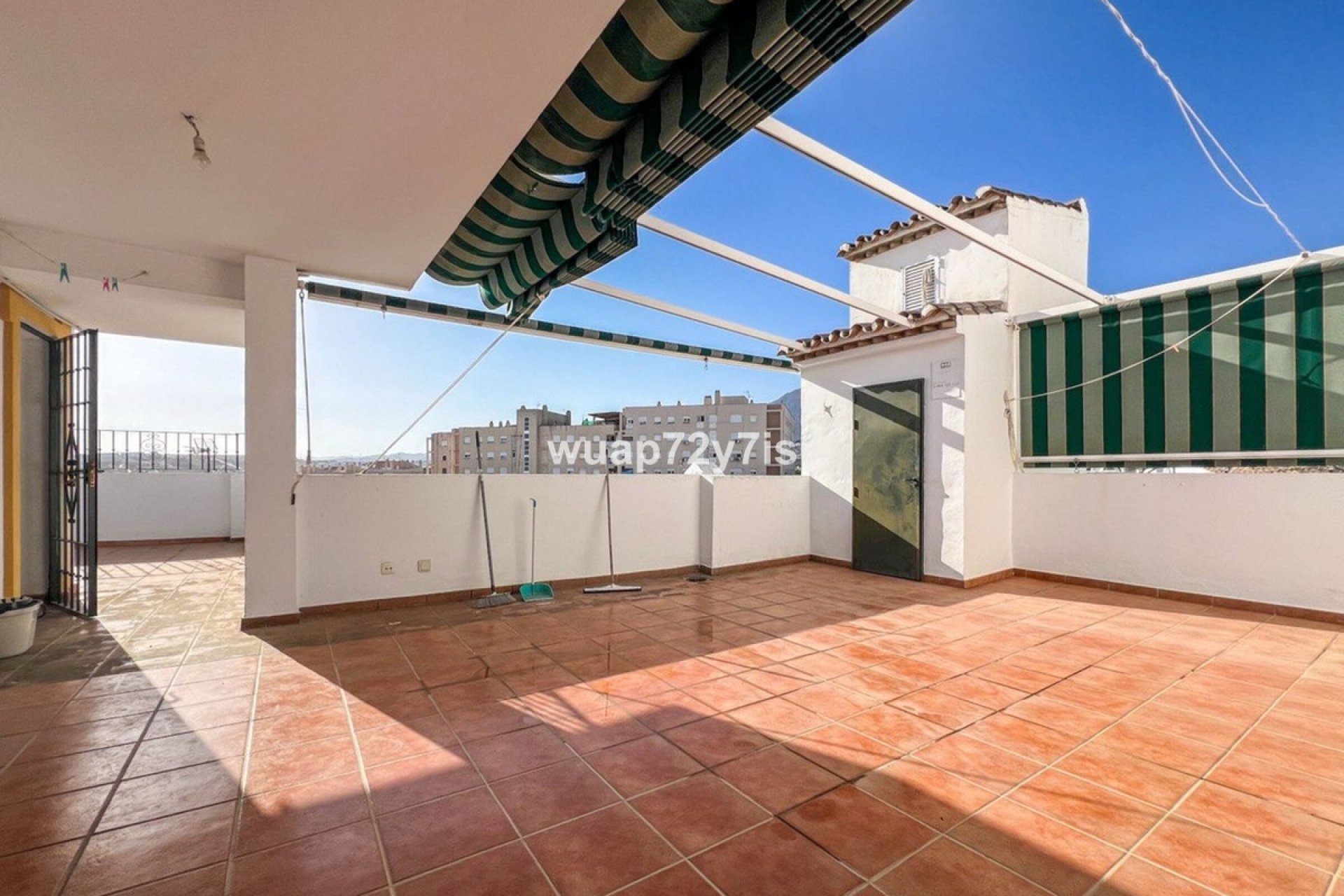 Resale - Villa - Estepona - Estepona Centro