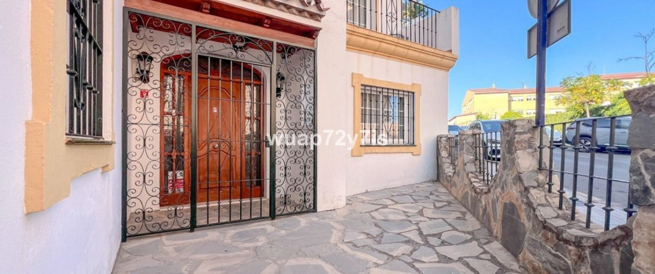 Resale - Villa - Estepona - Estepona Centro
