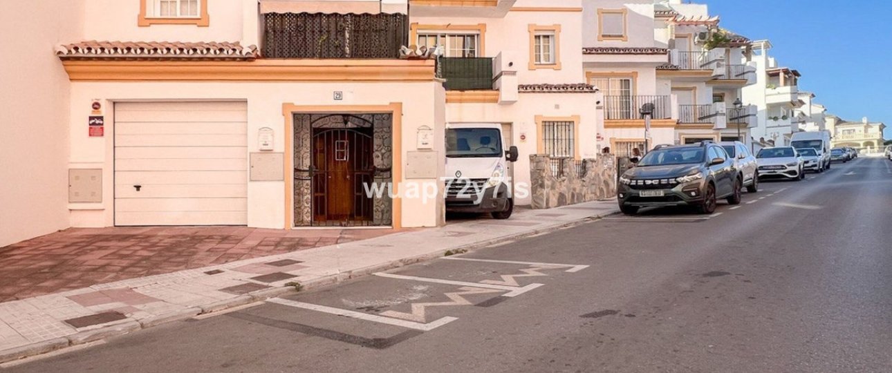 Resale - Villa - Estepona - Estepona Centro