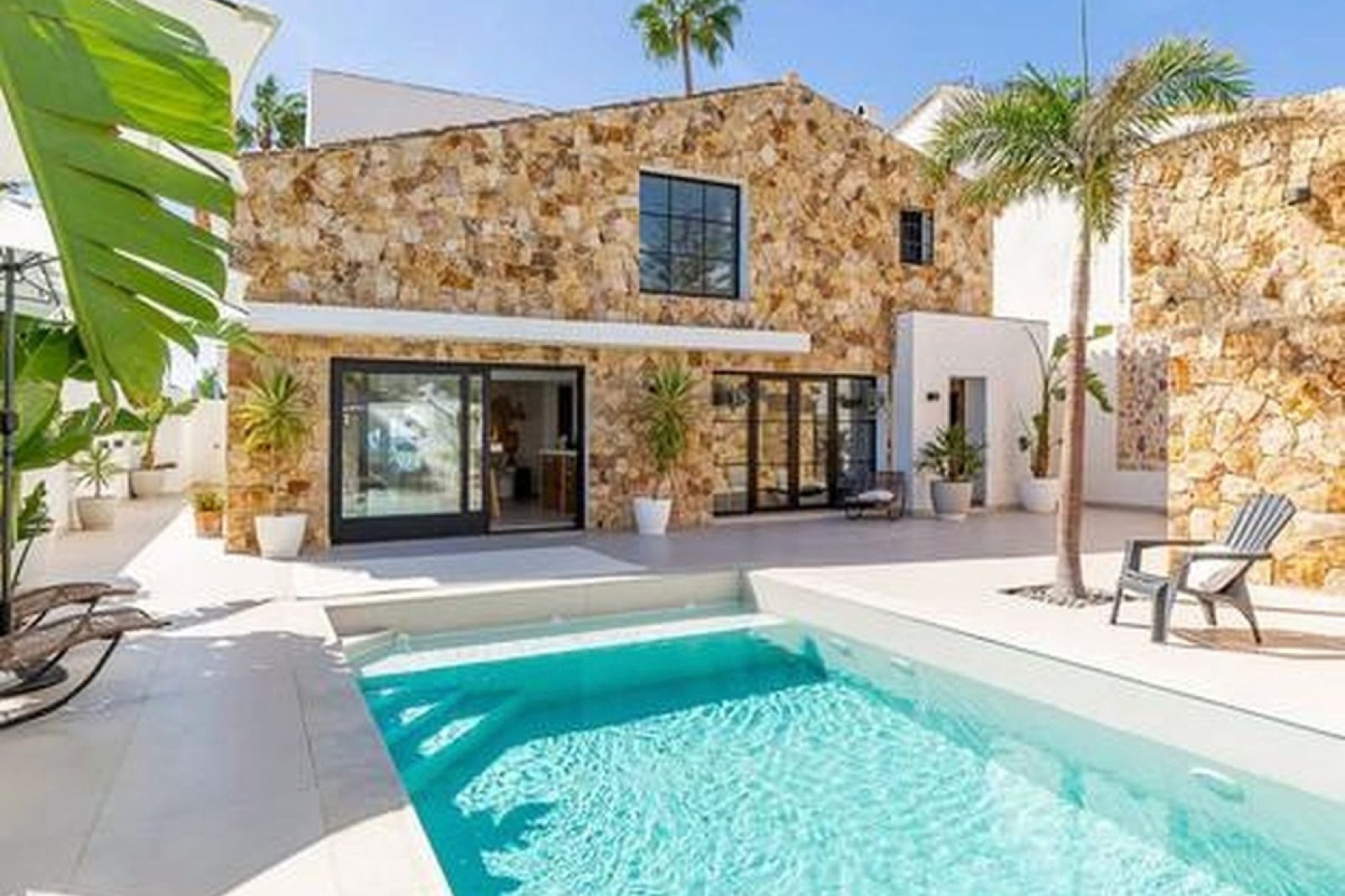 Resale - Villa - Estepona - Estepona Centro