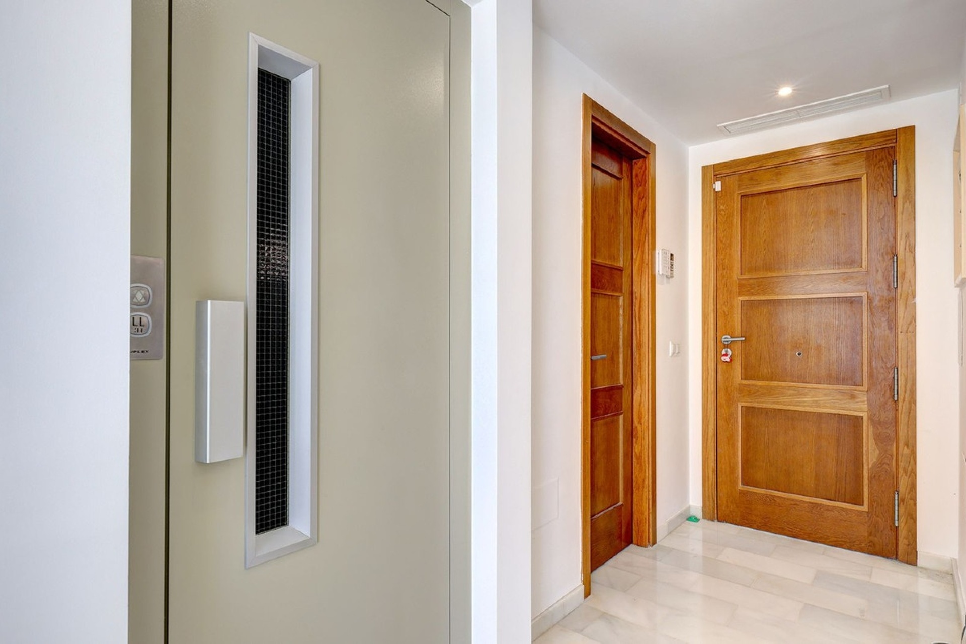 Resale - Villa - Estepona - Estepona Centro