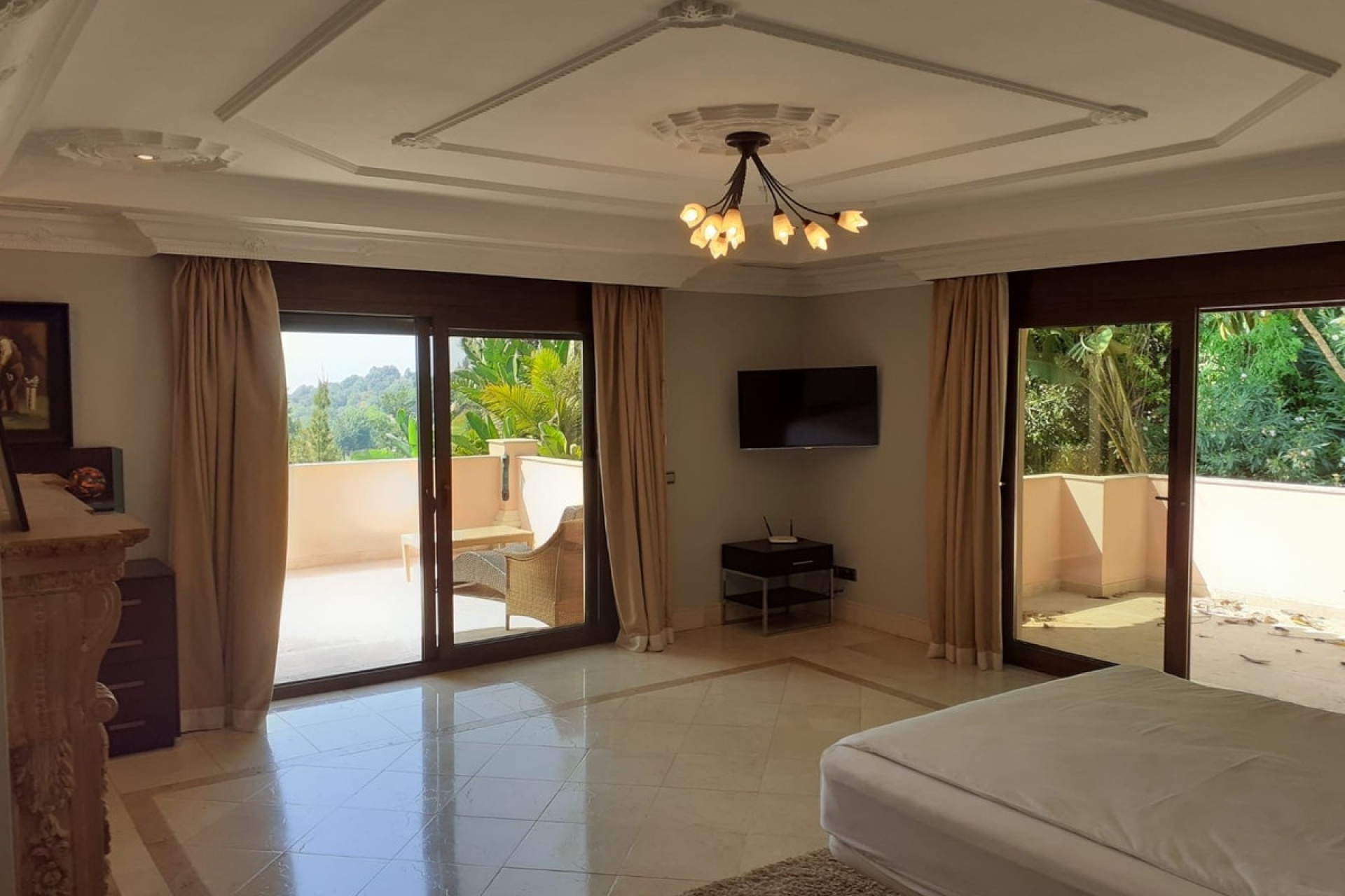 Resale - Villa - Estepona - Estepona Centro