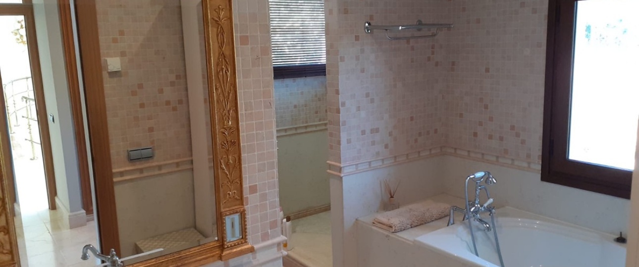 Resale - Villa - Estepona - Estepona Centro