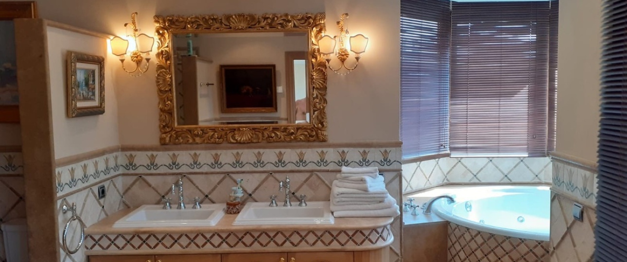 Resale - Villa - Estepona - Estepona Centro