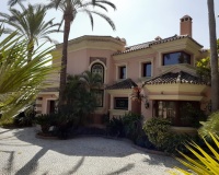 Resale - Villa - Estepona - Estepona Centro
