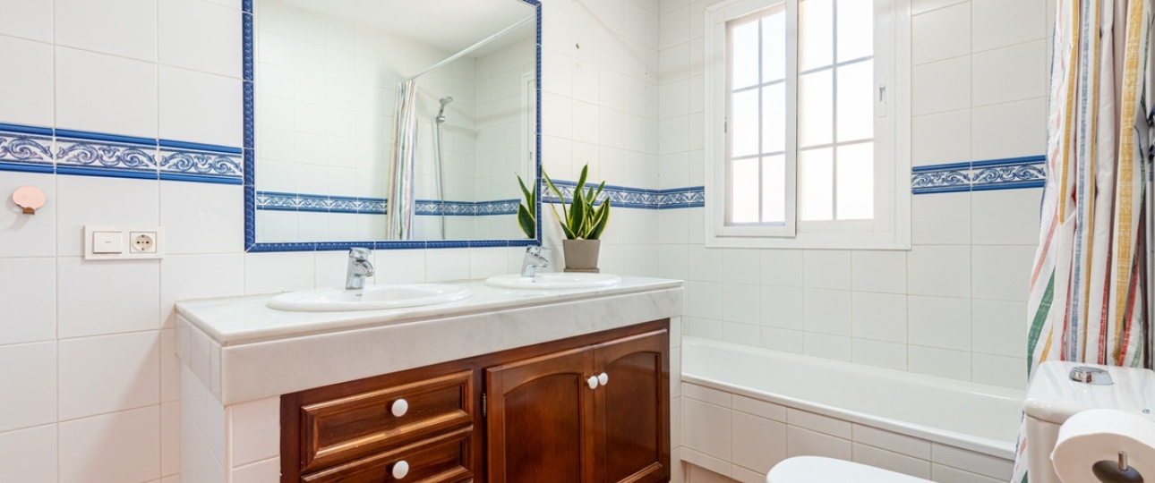 Resale - Villa - Estepona - Estepona Centro