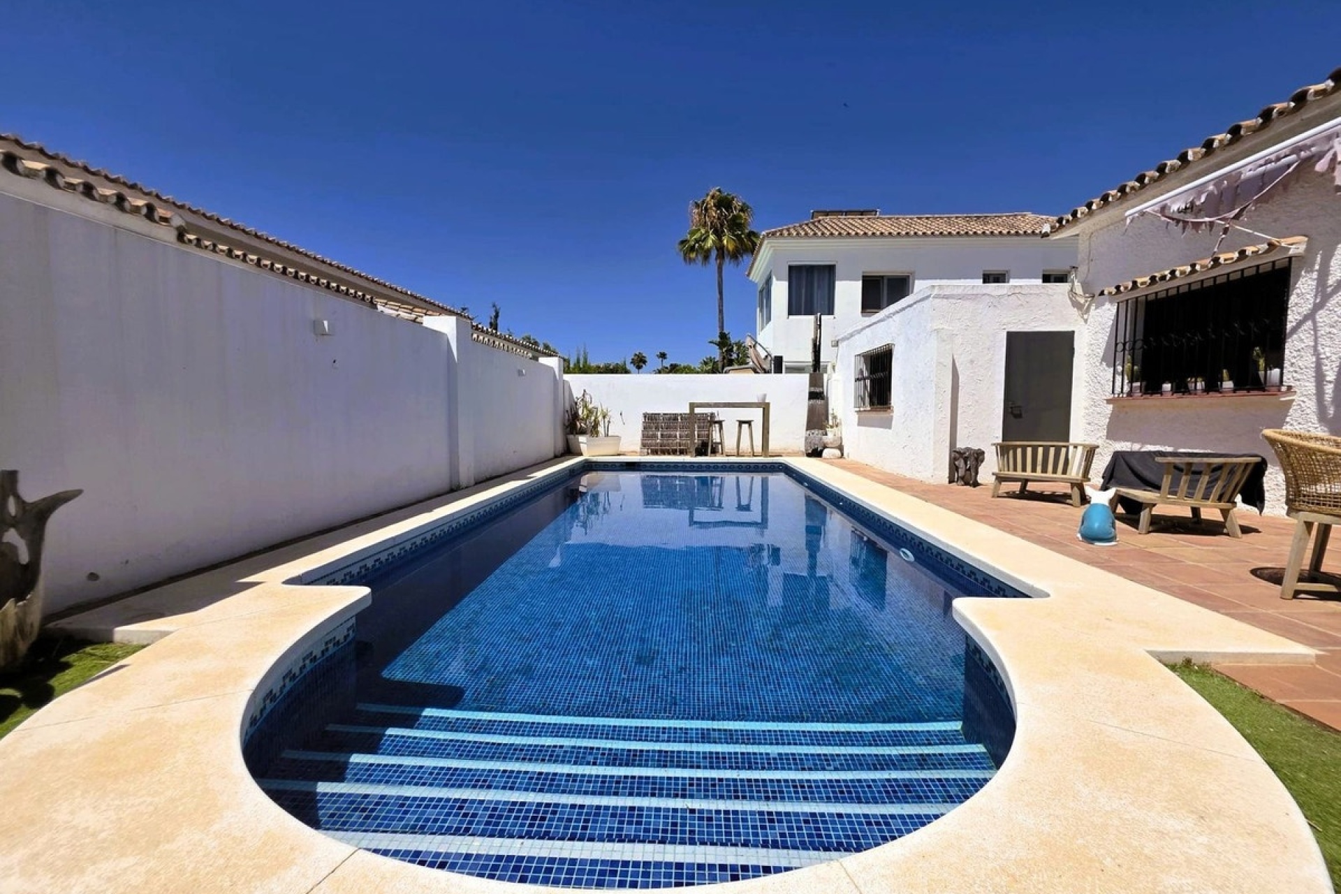 Resale - Villa - Estepona - Estepona Centro
