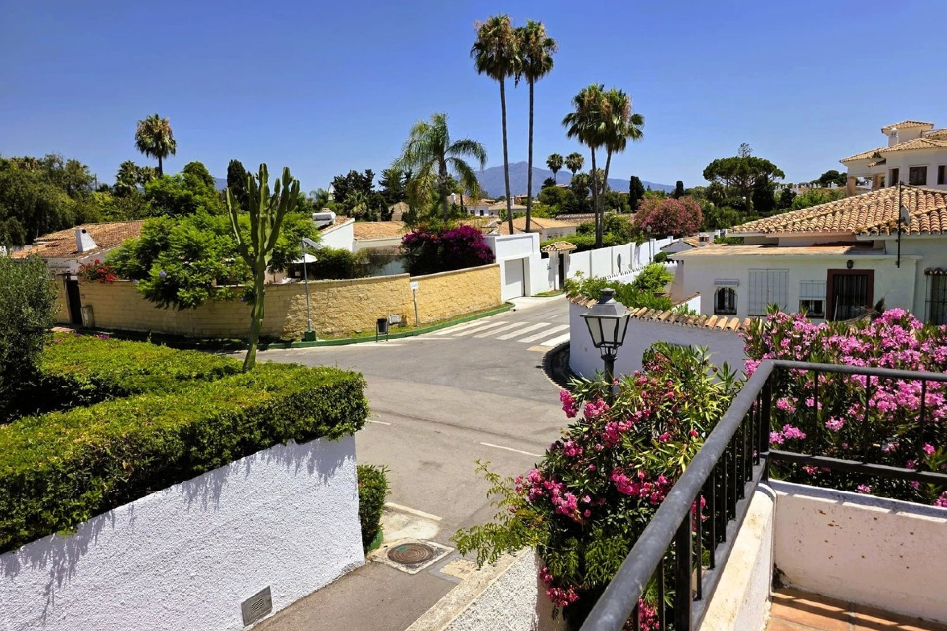 Resale - Villa - Estepona - Estepona Centro