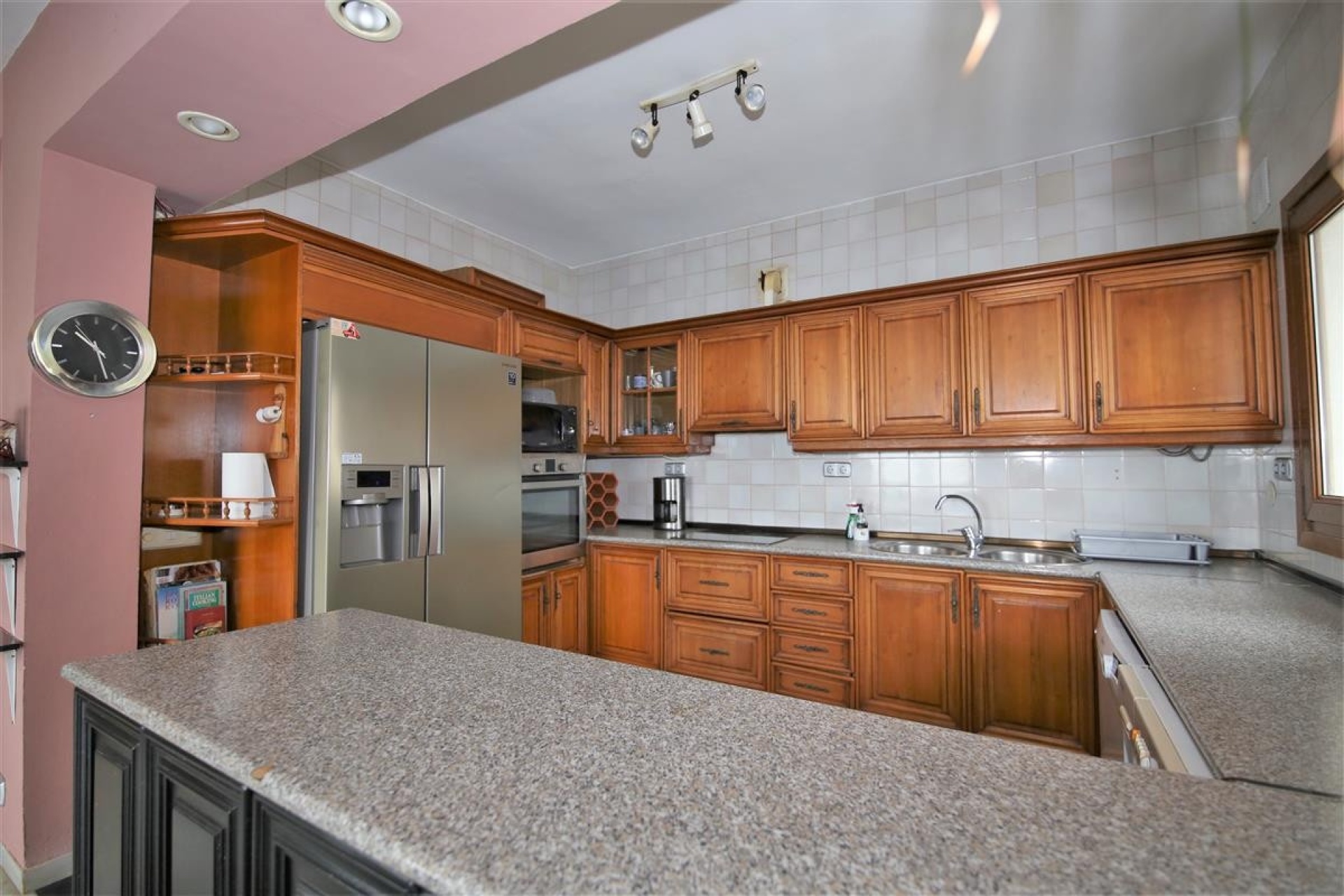 Resale - Villa - Estepona - Estepona Centro