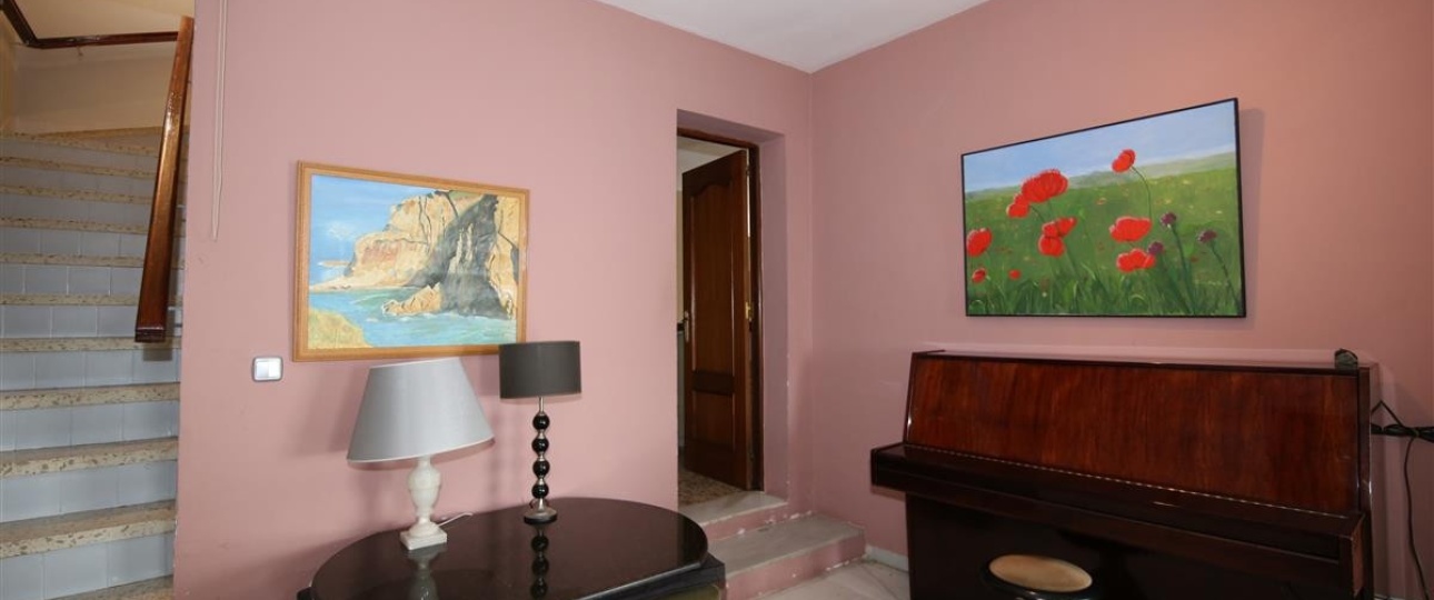 Resale - Villa - Estepona - Estepona Centro