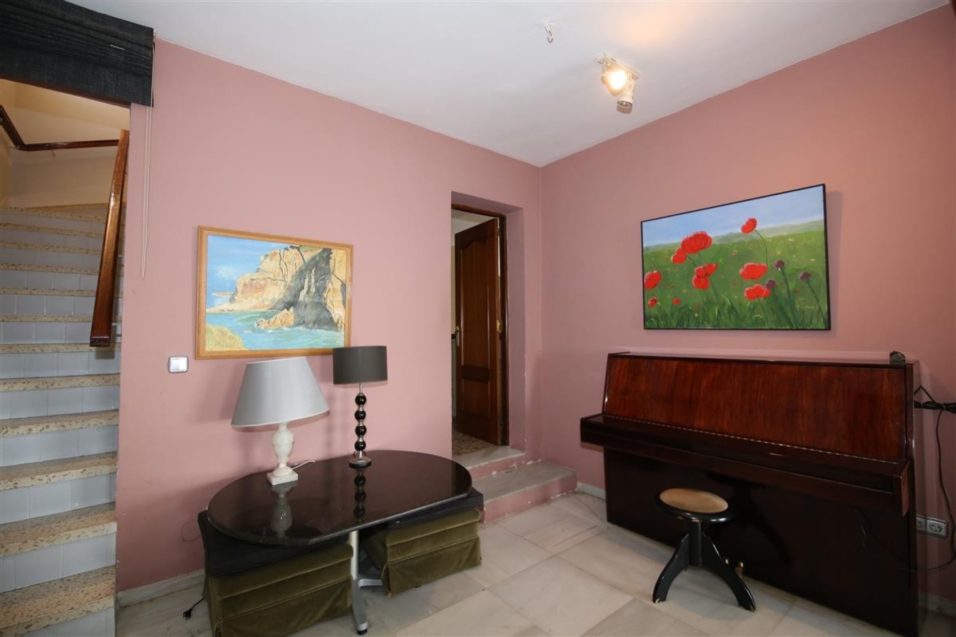 Resale - Villa - Estepona - Estepona Centro