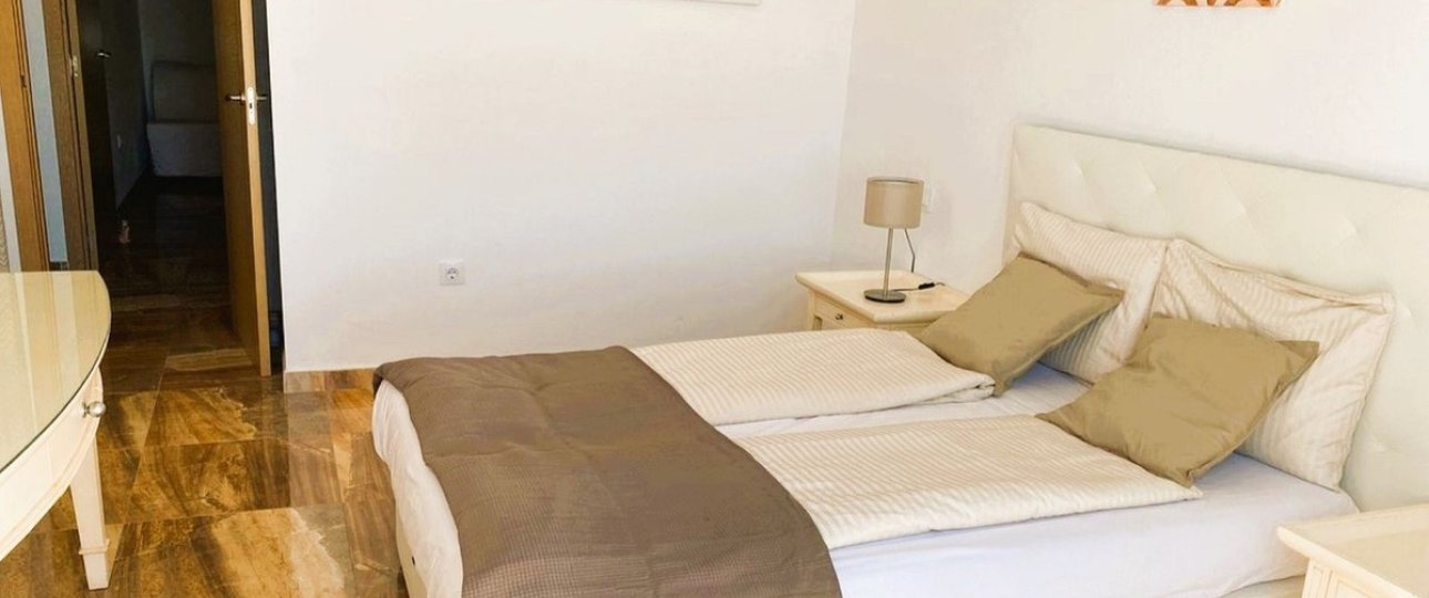 Resale - Villa - Estepona - Estepona Centro