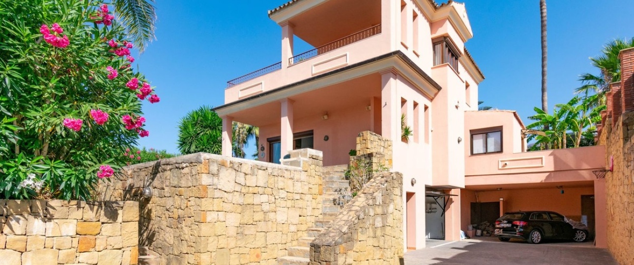 Resale - Villa - Estepona - Estepona Centro