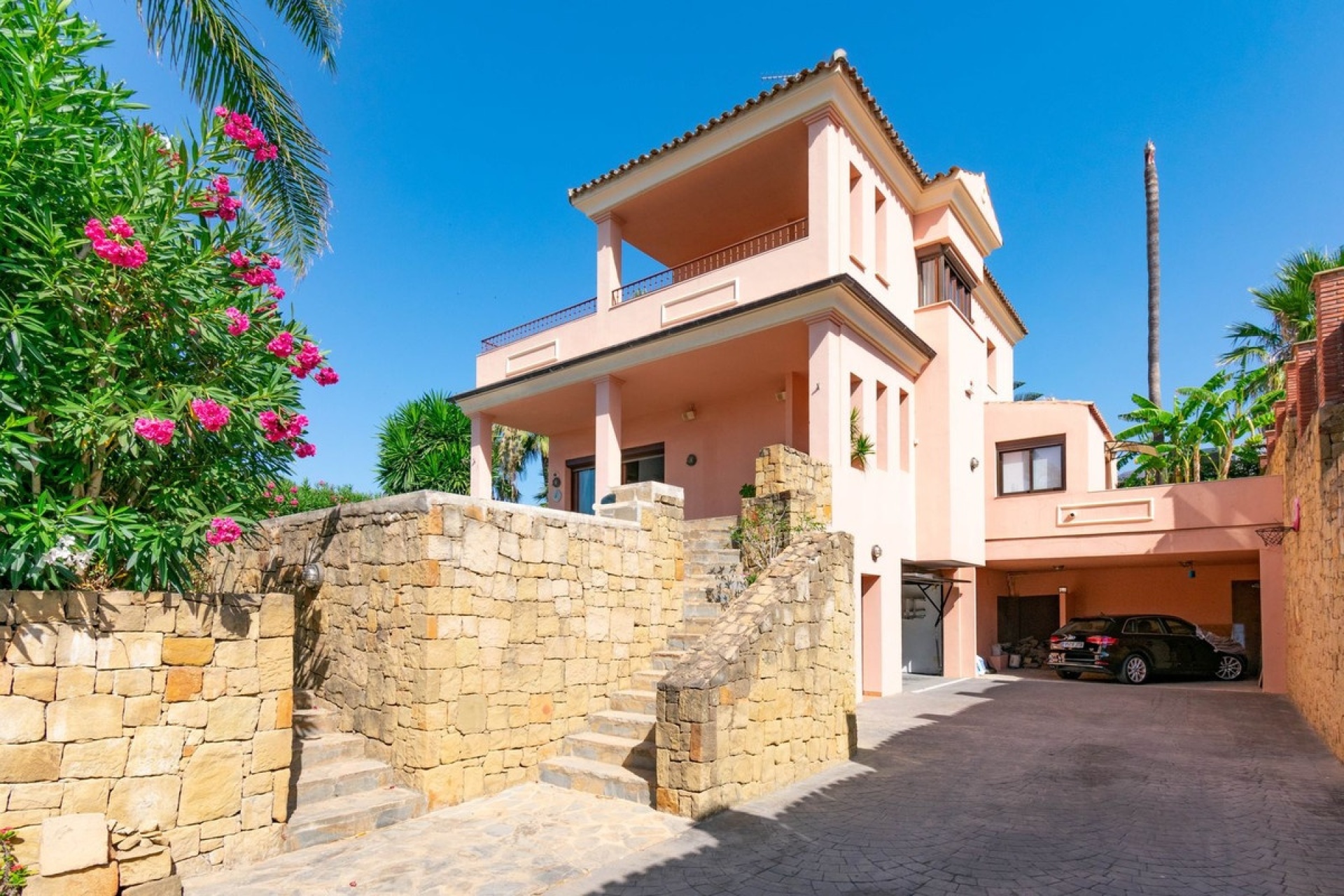 Resale - Villa - Estepona - Estepona Centro