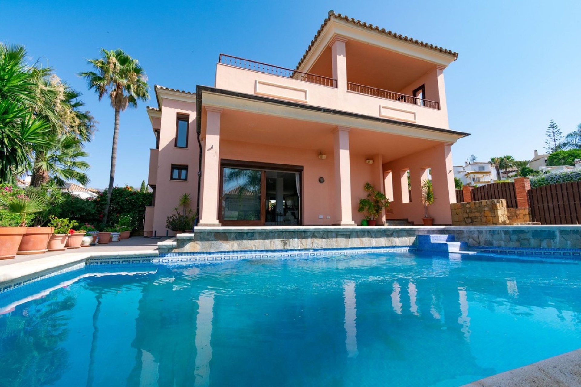 Resale - Villa - Estepona - Estepona Centro