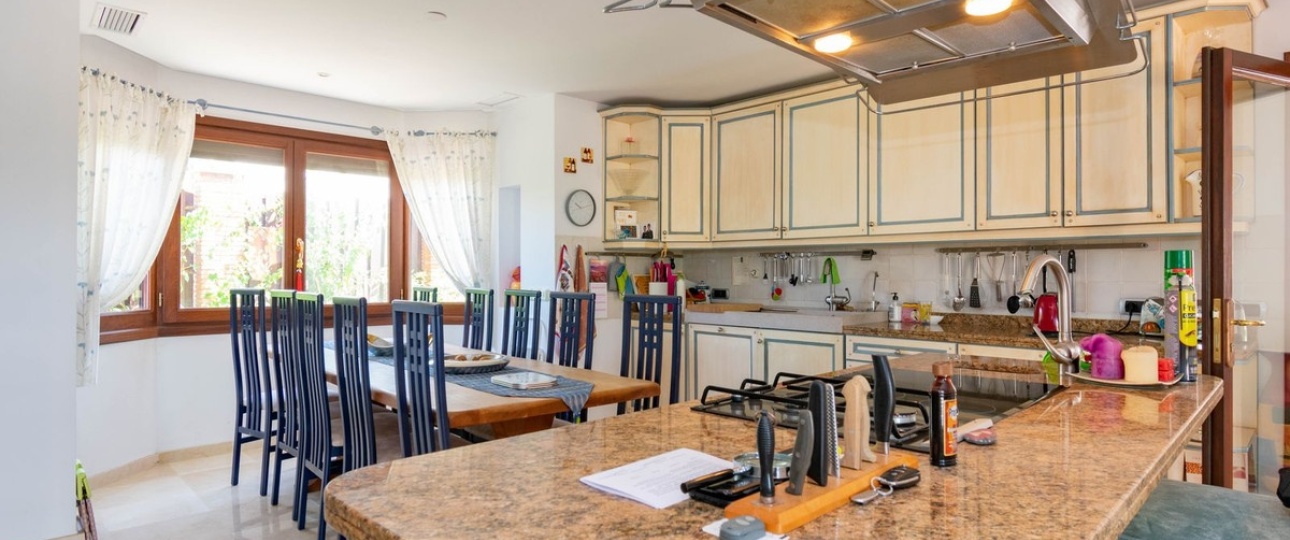 Resale - Villa - Estepona - Estepona Centro