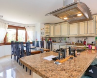 Resale - Villa - Estepona - Estepona Centro