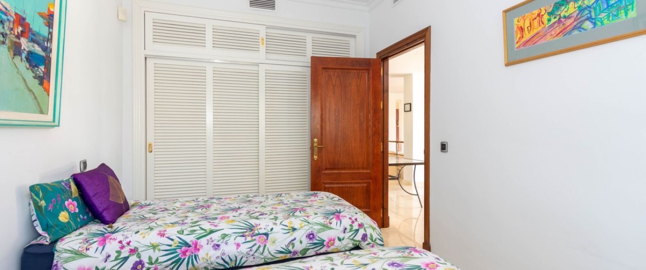 Resale - Villa - Estepona - Estepona Centro