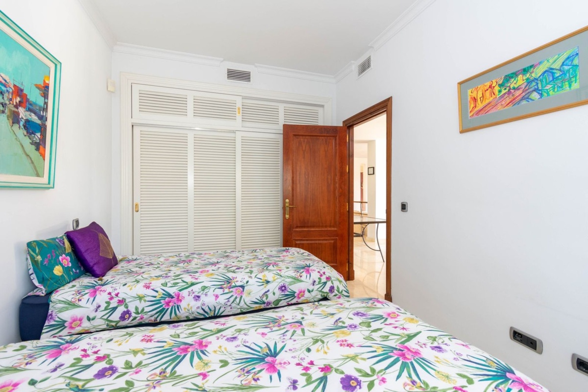 Resale - Villa - Estepona - Estepona Centro