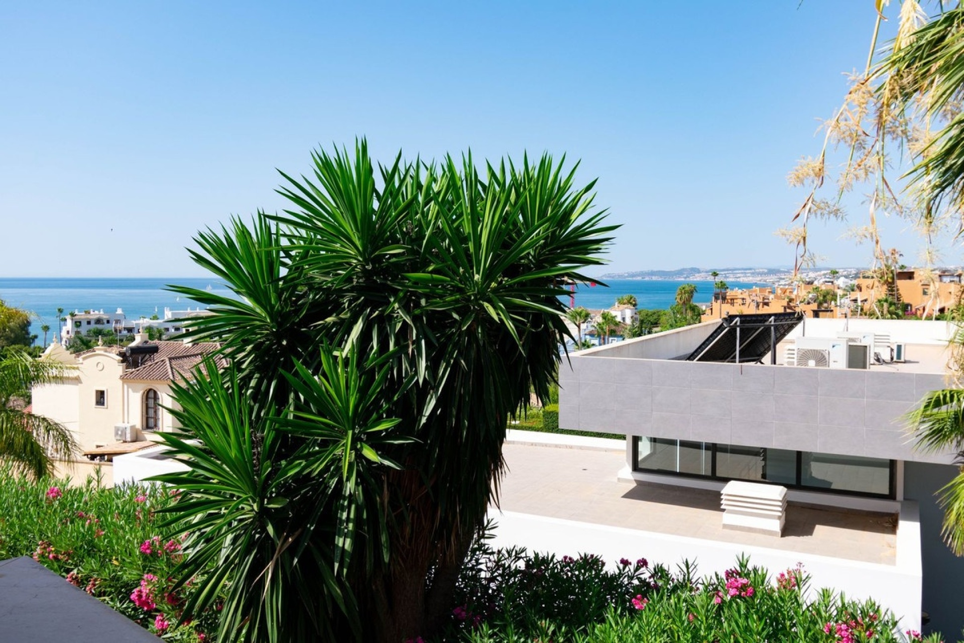 Resale - Villa - Estepona - Estepona Centro