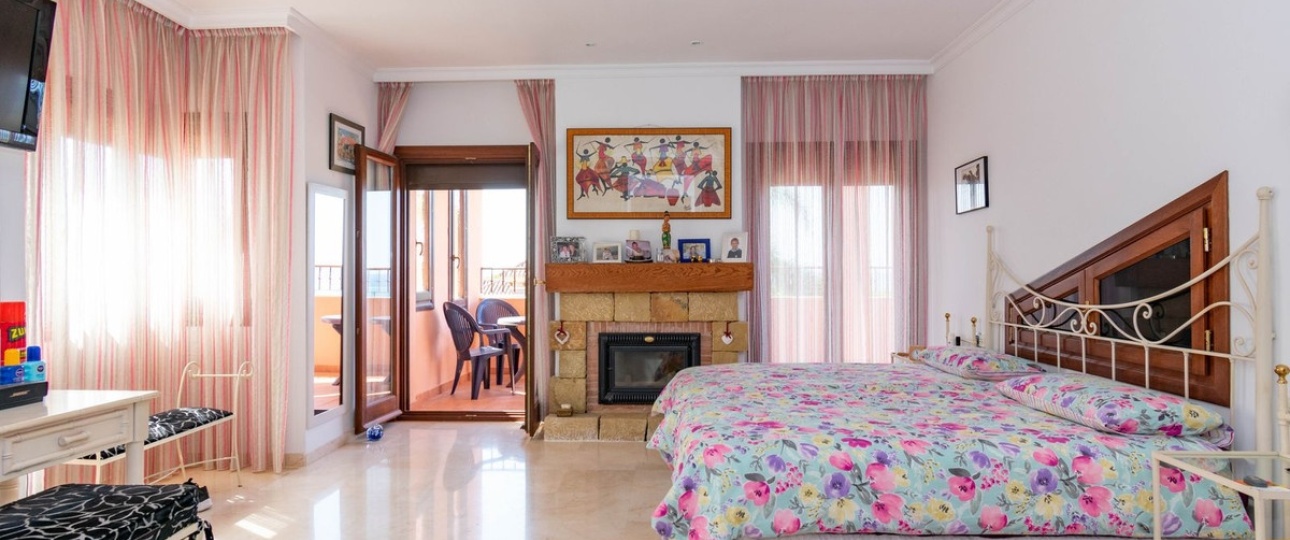 Resale - Villa - Estepona - Estepona Centro