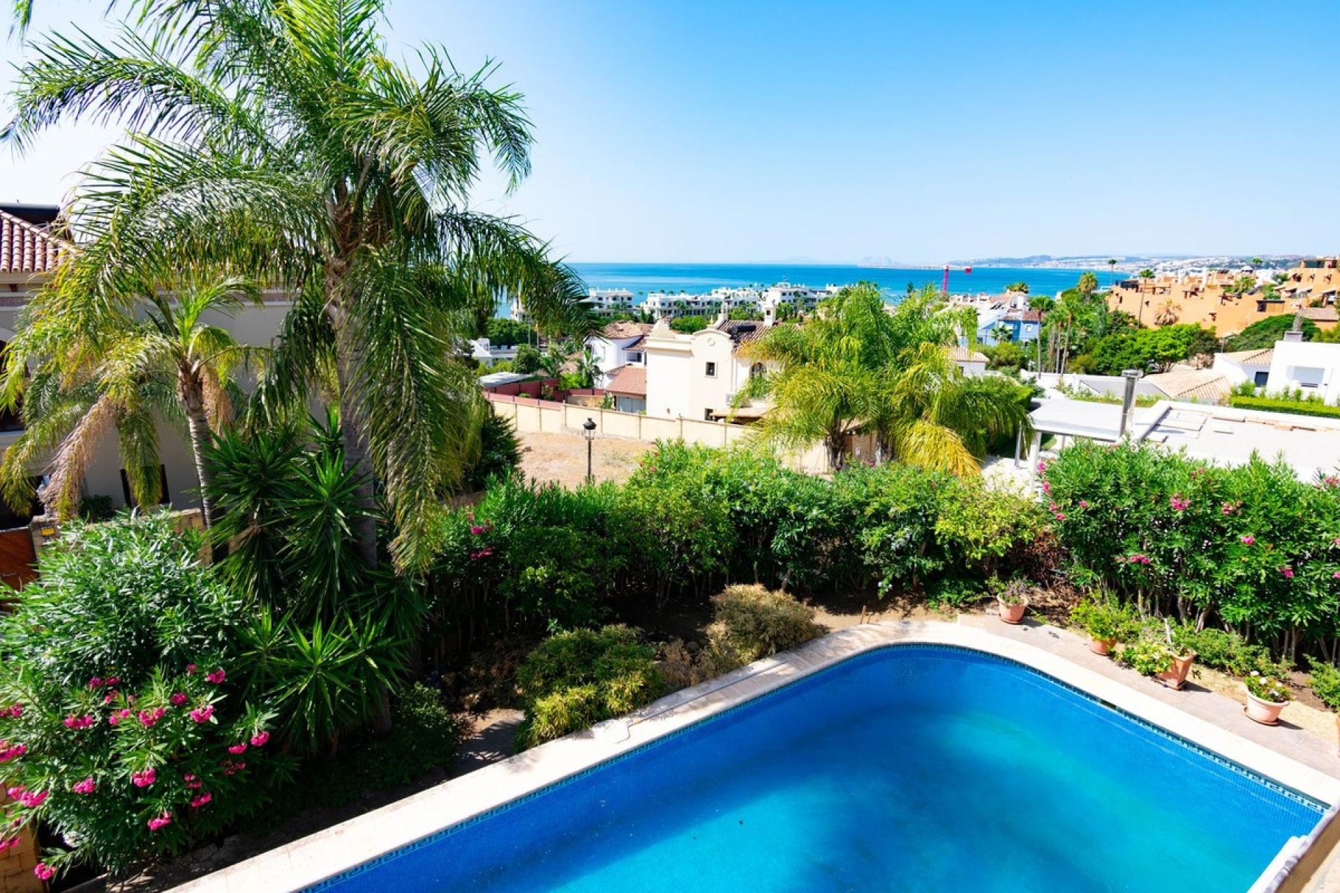 Resale - Villa - Estepona - Estepona Centro