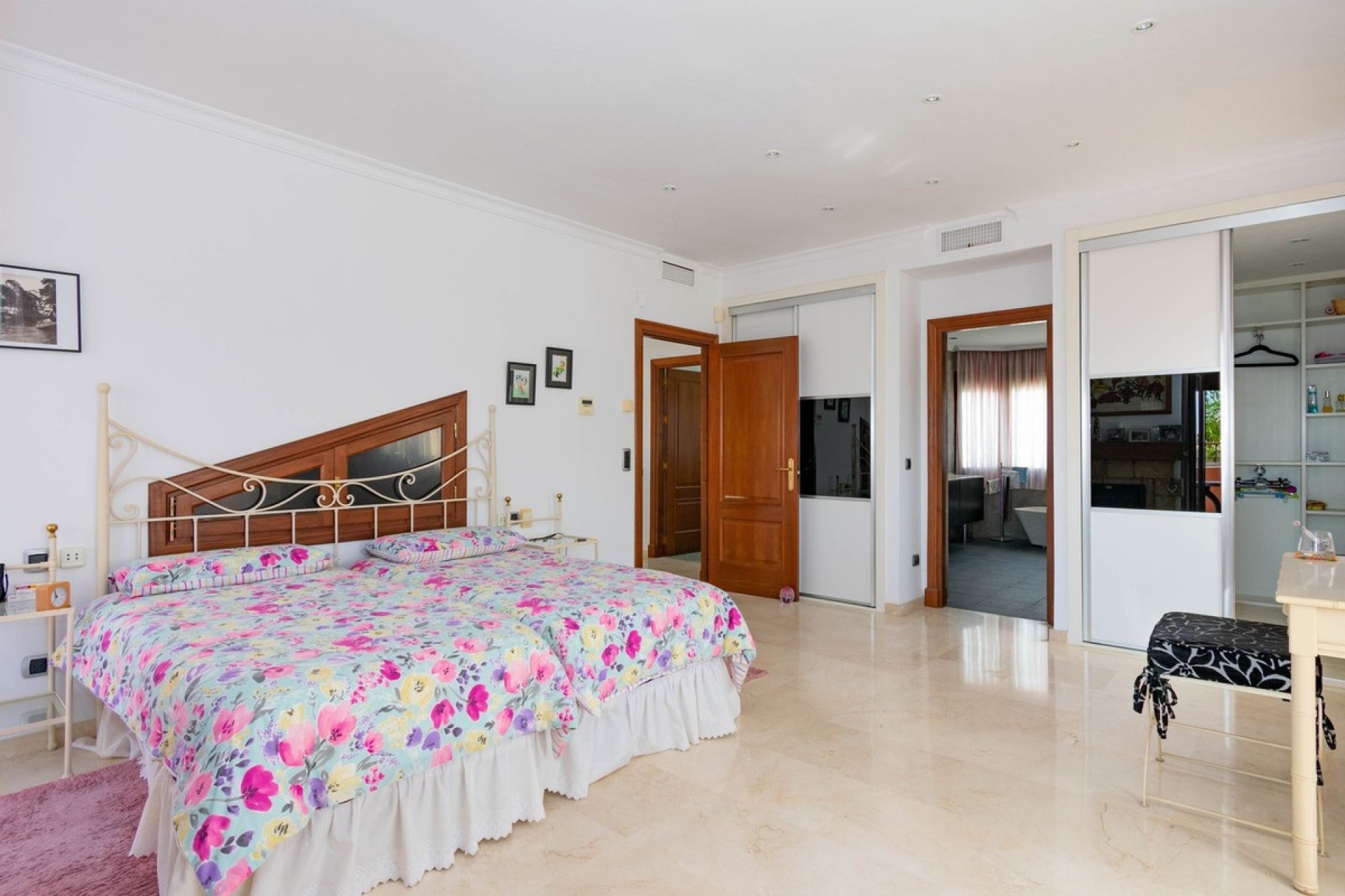 Resale - Villa - Estepona - Estepona Centro